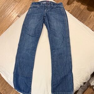 Wrangler women’s Blue Jeans 3/4x 33”